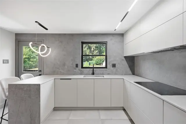 5520 Clearview Road gallery image 8