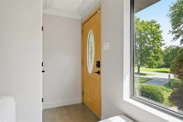 5520 Clearview Road gallery image 9