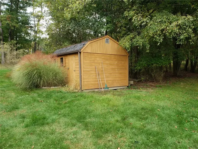 5532 Gibson Rd gallery image 3