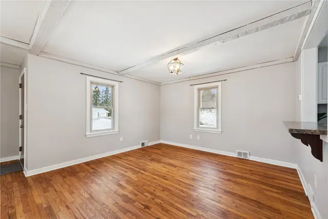 5547 Grubbs Road gallery image 7