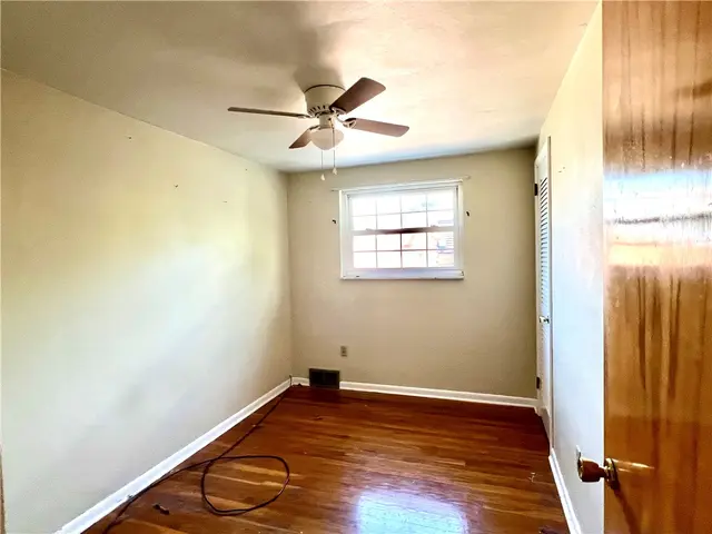 555 Lee Ave ext gallery image 6