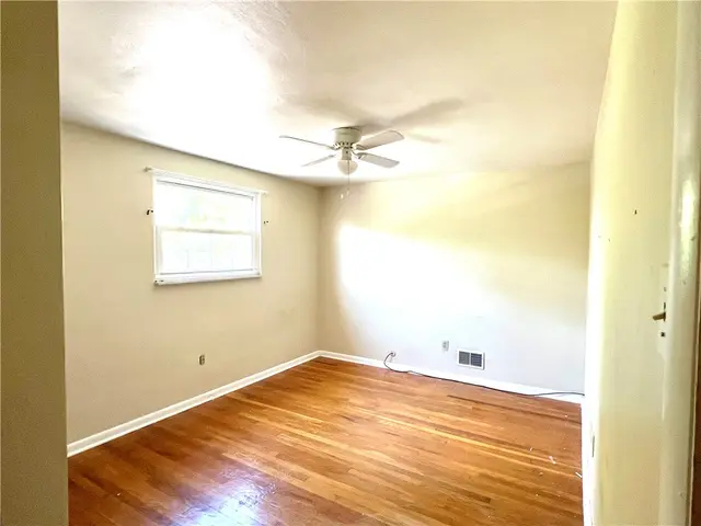 555 Lee Ave ext gallery image 9