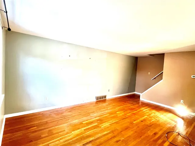 555 Lee Ave ext gallery image 10
