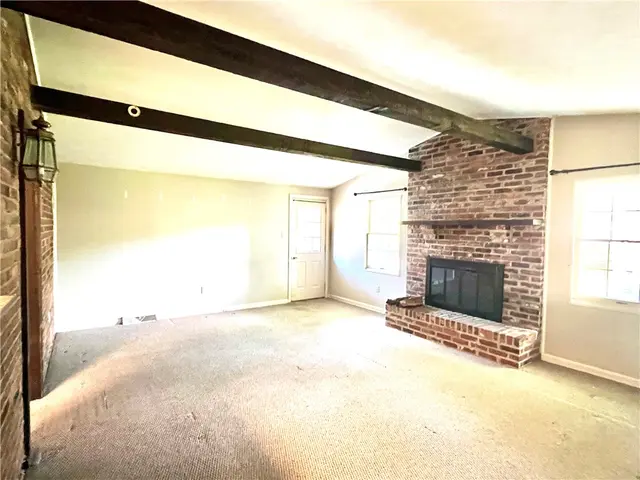 555 Lee Ave ext gallery image 11
