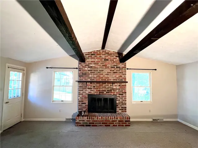 555 Lee Ave ext gallery image 13