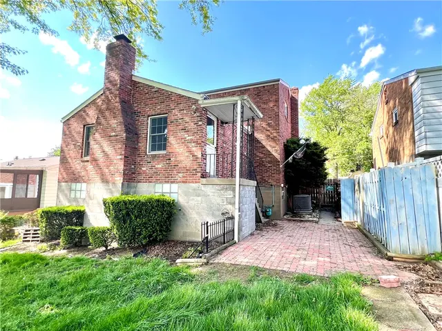 555 Lee Ave ext gallery image 14