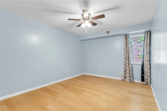 555 Sloop Road 12 gallery image 3
