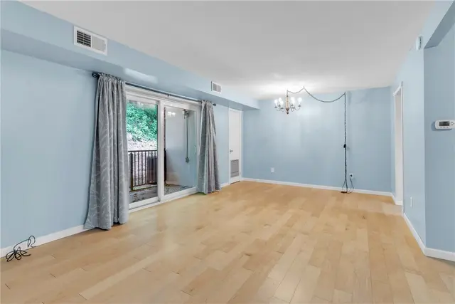 555 Sloop Road 12 gallery image 5