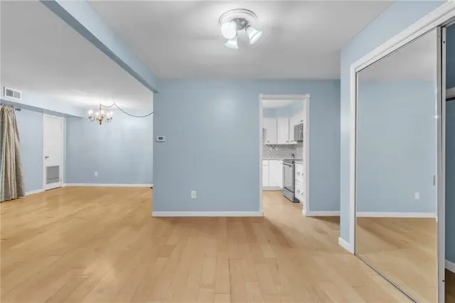 555 Sloop Road 12 gallery image 9