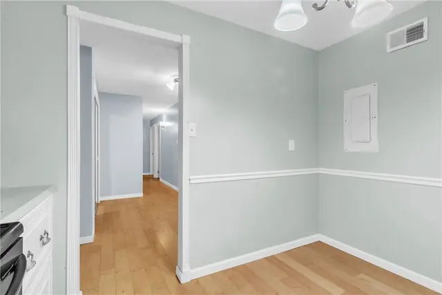 555 Sloop Road 12 gallery image 19