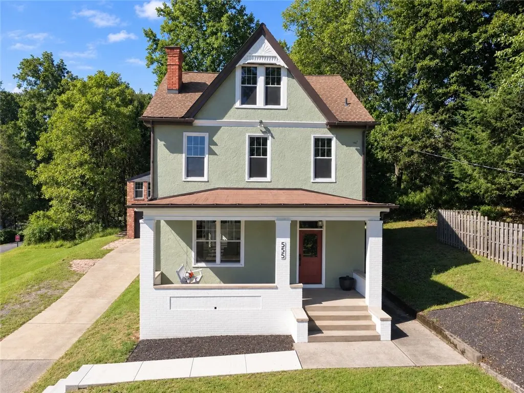 555 Thompson Run Rd
