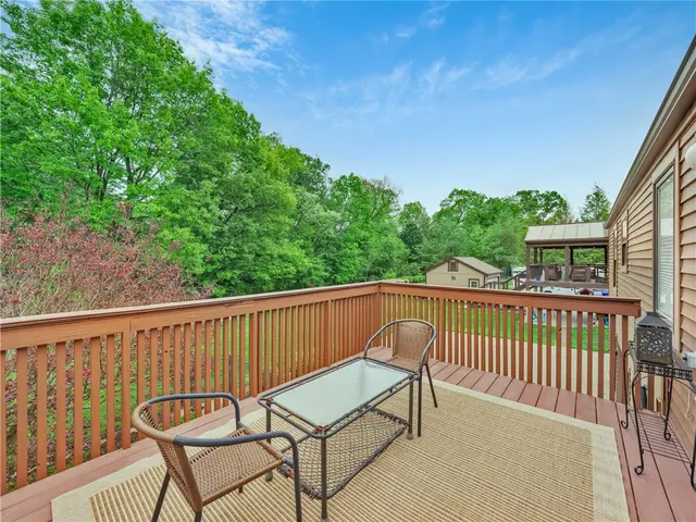 562 Bruton Drive gallery image 3