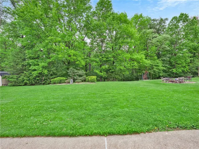 562 Bruton Drive gallery image 8