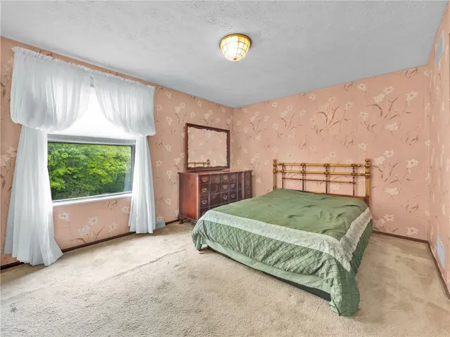 562 Bruton Drive gallery image 9