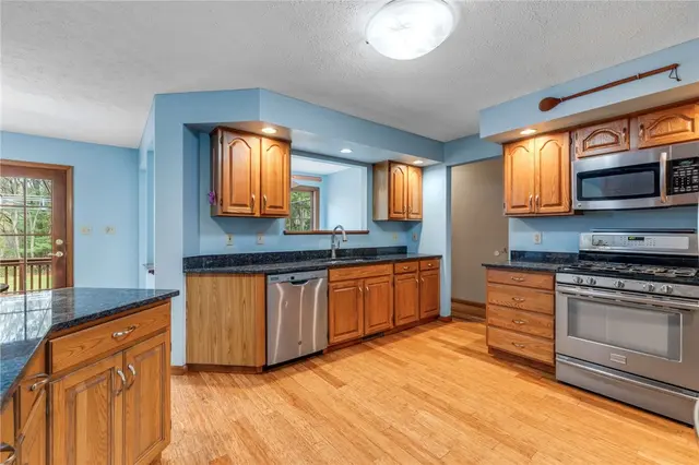 562 Callery Rd gallery image 7