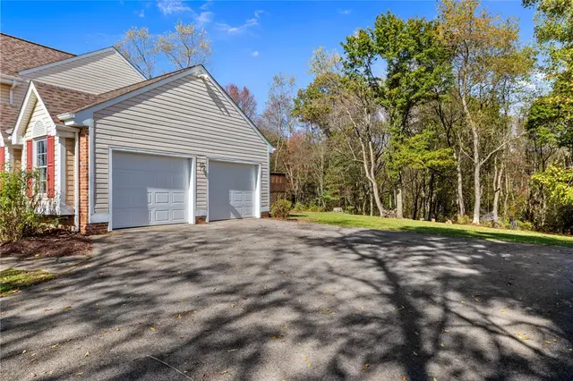 562 Callery Rd gallery image 8
