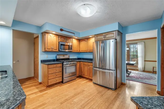 562 Callery Rd gallery image 15