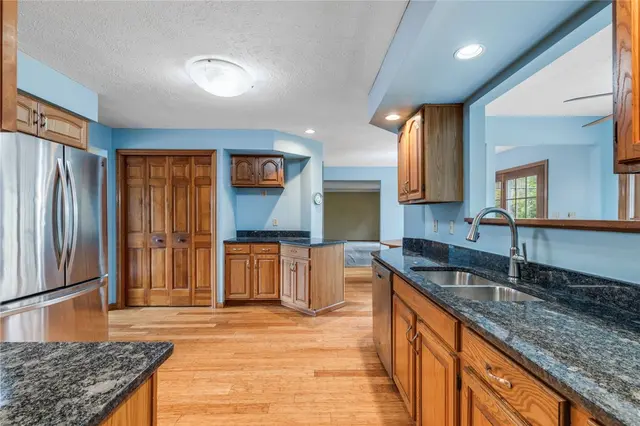 562 Callery Rd gallery image 23
