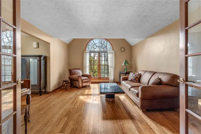 562 Callery Rd gallery image 33