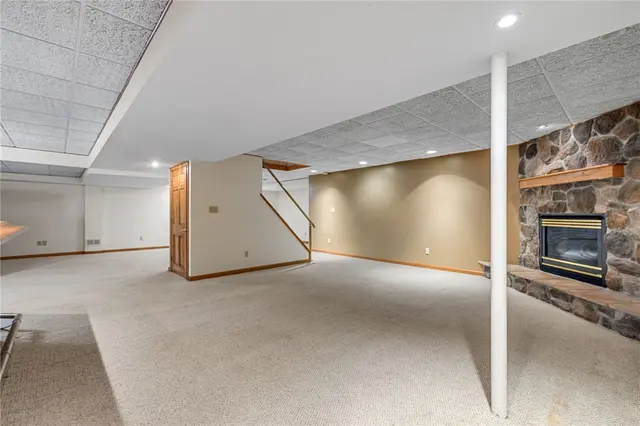 562 Callery Rd gallery image 41