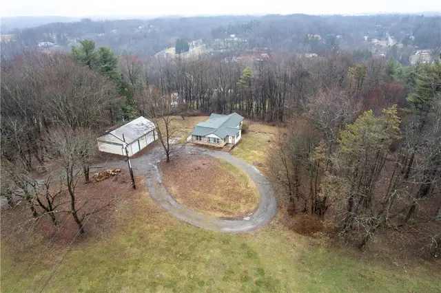 5641 Fairfield Dr gallery image 2