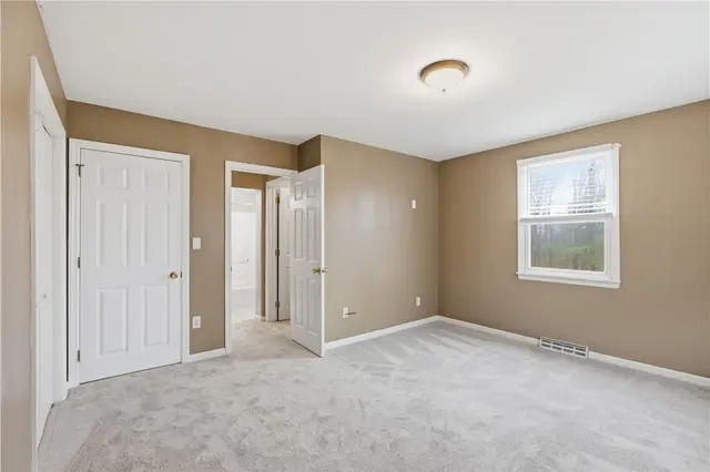 5641 Fairfield Dr gallery image 4