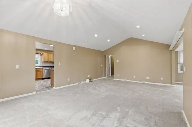 5641 Fairfield Dr gallery image 7