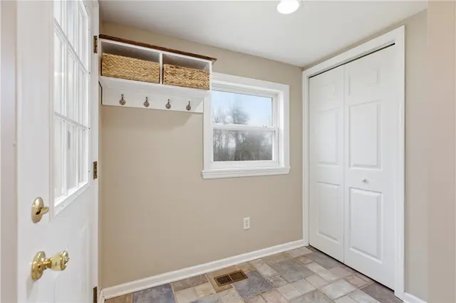 5641 Fairfield Dr gallery image 11