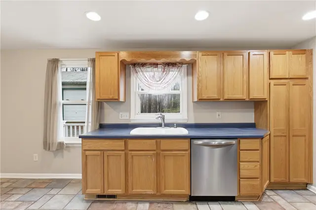 5641 Fairfield Dr gallery image 12