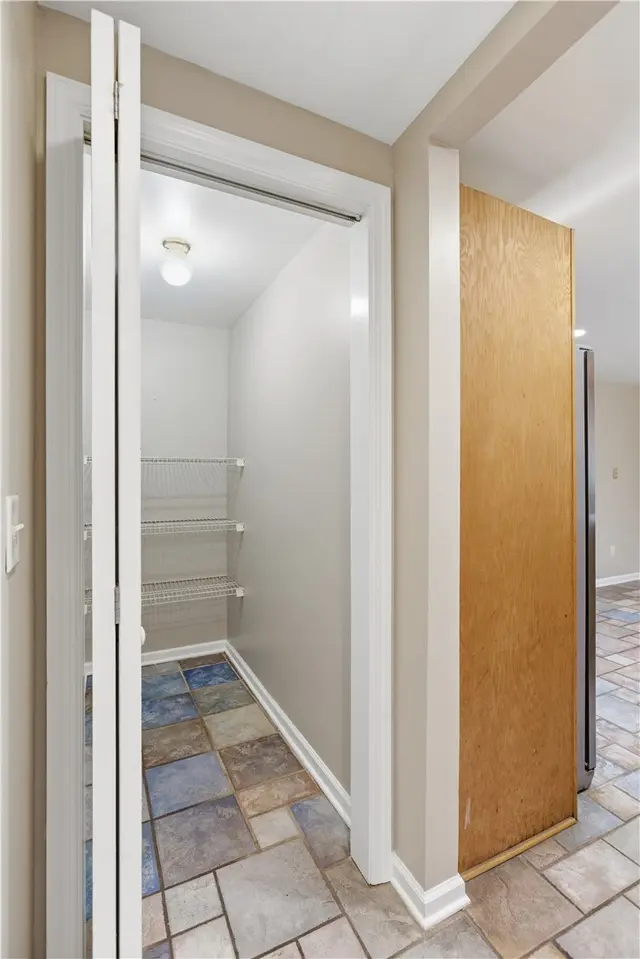 5641 Fairfield Dr gallery image 16
