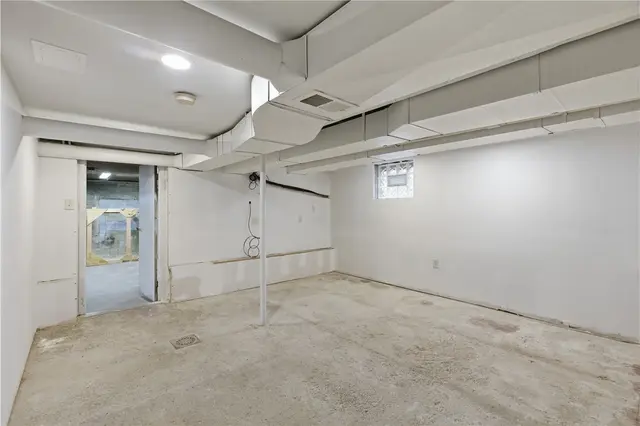 5641 Fairfield Dr gallery image 26