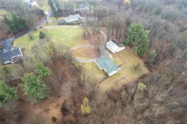 5641 Fairfield Dr gallery image 34