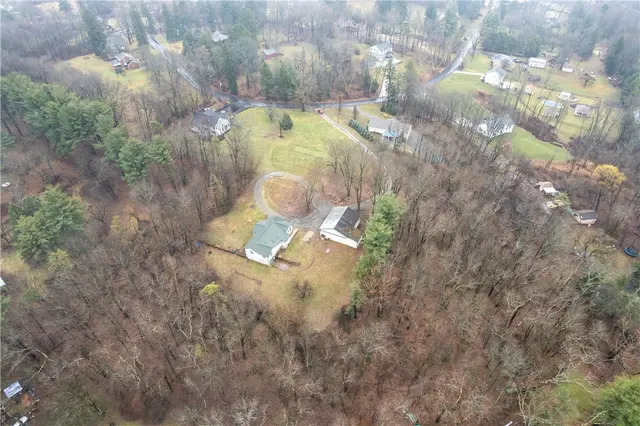 5641 Fairfield Dr gallery image 35