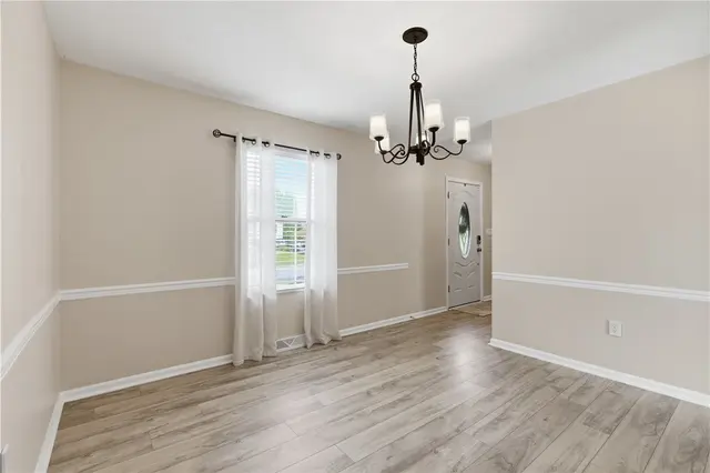 570 Bruton Dr gallery image 8