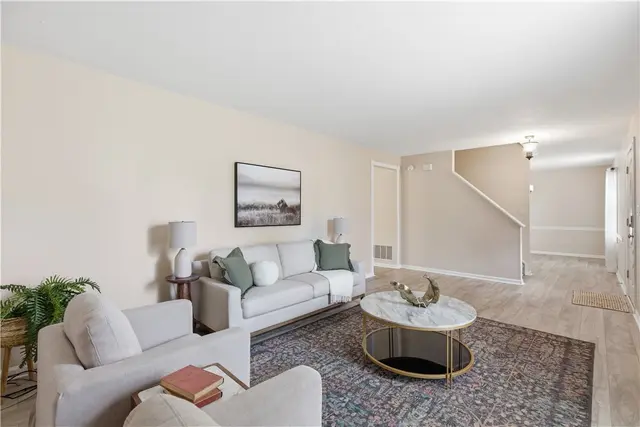 570 Bruton Dr gallery image 11