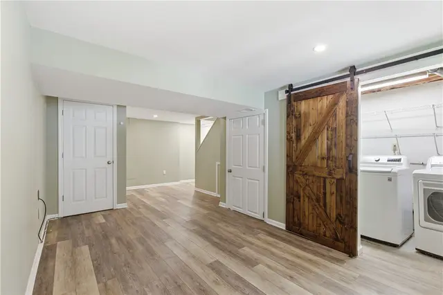 570 Bruton Dr gallery image 29