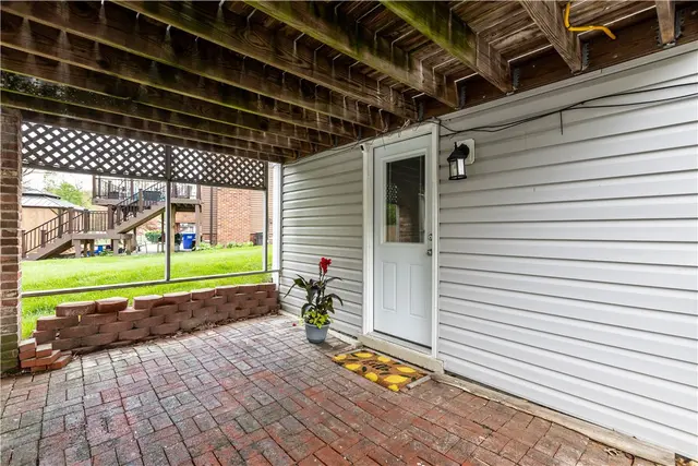 570 Bruton Dr gallery image 33