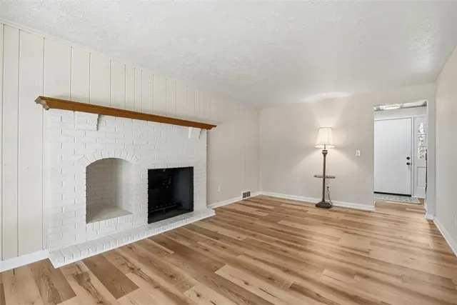 5705 Summit St gallery image 8