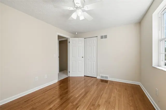 5705 Summit St gallery image 26