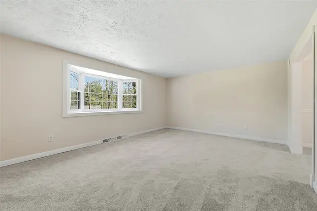 5705 Summit St gallery image 29