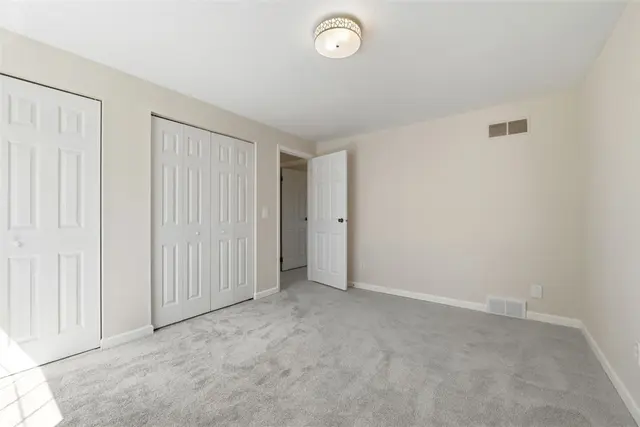 5705 Summit St gallery image 31