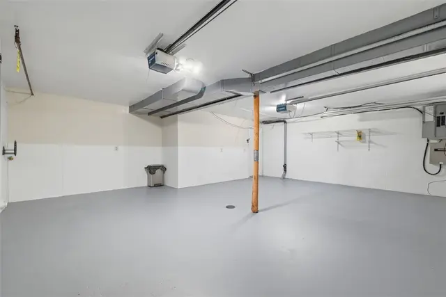 5705 Summit St gallery image 42