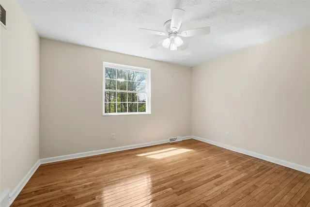 5705 Summit St gallery image 47