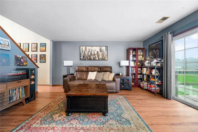 58 Monmouth Dr gallery image 6