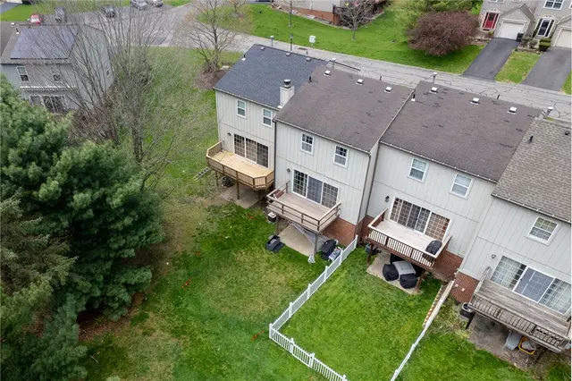 58 Monmouth Dr gallery image 8