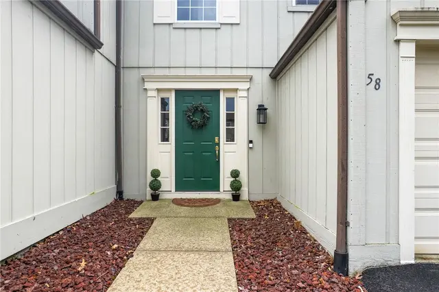 58 Monmouth Dr gallery image 10