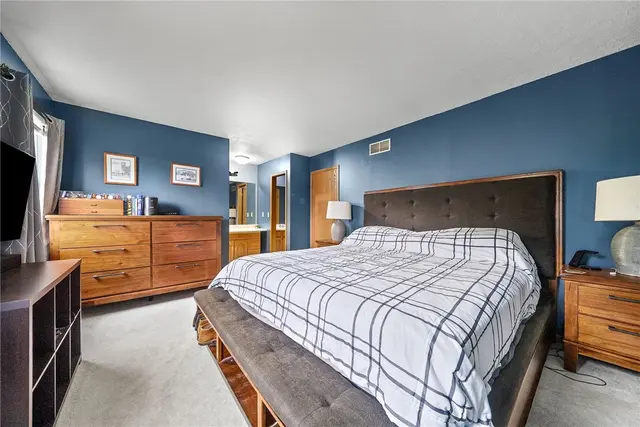 58 Monmouth Dr gallery image 12