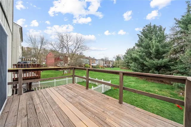 58 Monmouth Dr gallery image 16