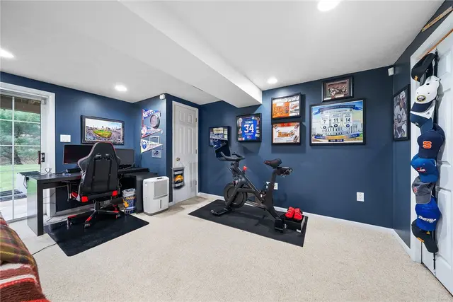 58 Monmouth Dr gallery image 30