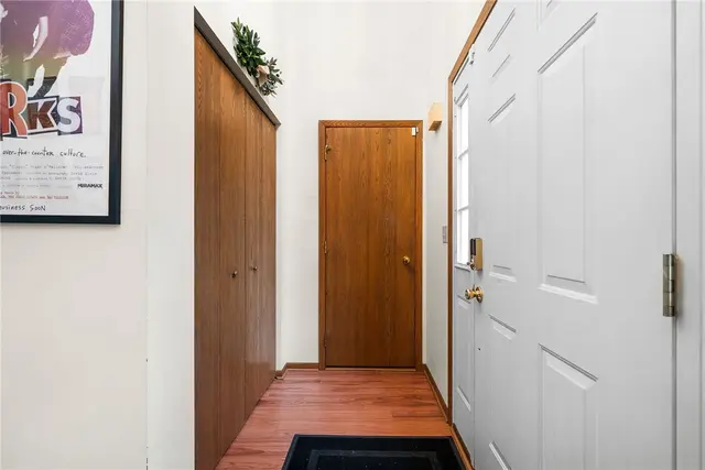 58 Monmouth Dr gallery image 32